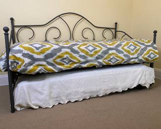 Metal Day Bed With Trundle
