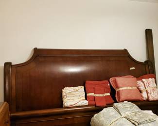 King Sleigh bed 