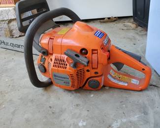 Husqvarna 435 e-series x-Torq chainsaw, lightly used, needs chain.