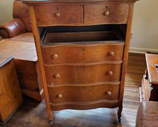 **drawer to be reunited with piece asap**