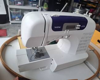 Brother Sewing & Quilting Machine (CS6000i computer)