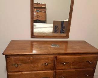 Vintage Dresser w/mirror