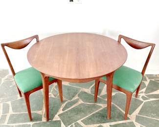 MID-CENTURY DREXEL DINING ROOM TABLE AND SET OF 6 CHAIRS - GREEN RETRO UPHOLSTERY