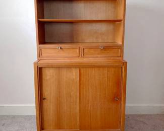 MCM MID-CENTURY MODERN HUTCH/BOOKSHELF - SHELVES AND SLIDING CABITNETS & 2 DRAWERS - REMOVABLE TOP