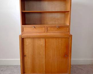 MCM MID-CENTURY MODERN HUTCH/BOOKSHELF - SHELVES AND SLIDING CABITNETS & 2 DRAWERS - REMOVABLE TOP
