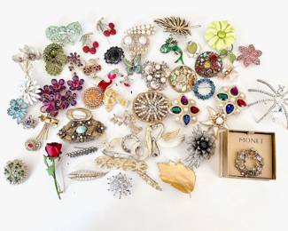Costume Jewelry - Brooches - Not stored onsite