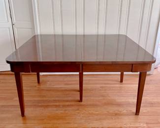 MID-CENTURY MODERN 1970S EXTENDABLE DINING TABLE - TWO LEAVES