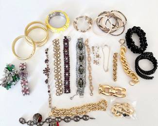 Costume Jewelry - Bracelets - Not stored onsite