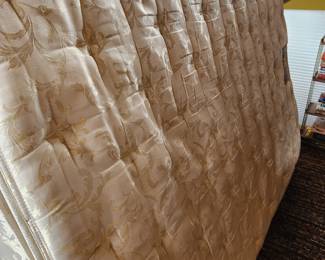 Queen Mattresses and Box Springs 