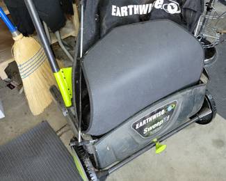 Earthwise sweepit