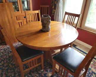 Dining table, 1 large leaf, 6 chairs
