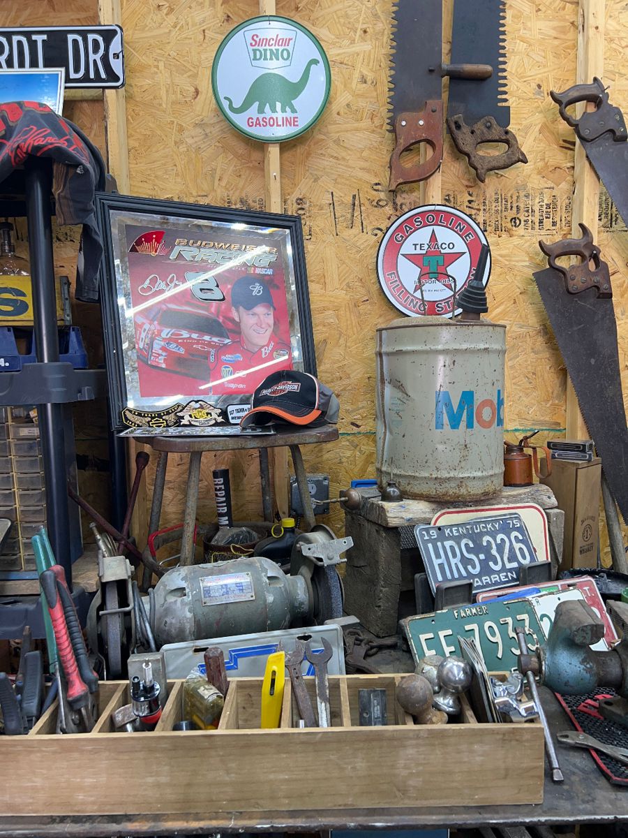 Estate on Crooked Creek in Cookeville, TN starts on 4/11/2024