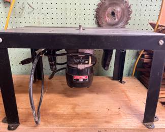 Craftsman router mounted on router table