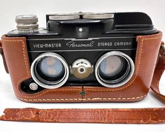 Vintage Sawyers Viewmaster Personal Stereo Camera In Original Leather Case
Lot #: 24