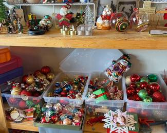 CHRISTMAS DECORATIONS AND ORNAMENTS