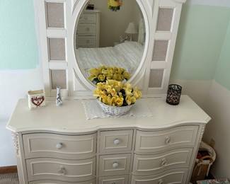 Dresser 59x19x32”
Mirror 44x42”