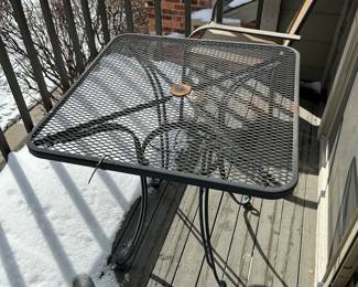 Metal table 