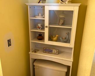 Over toilet shelf
Decor