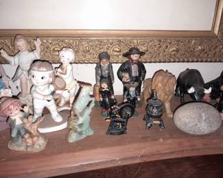Figurines