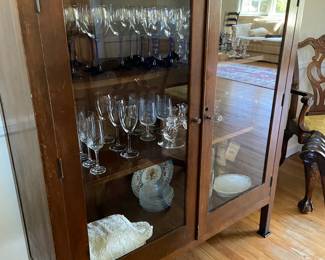 China Cabinet, Simple Clean Lines