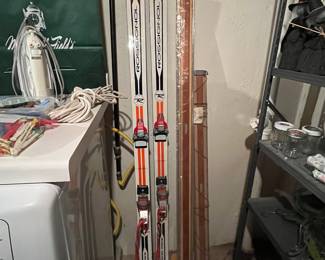 Vintage skis 