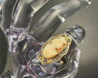 Vintage 10k gold cameo ring size 7.75