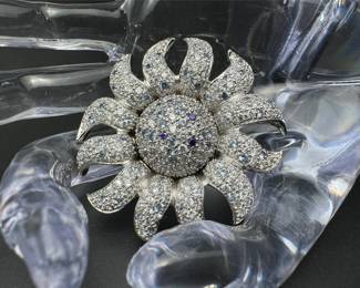 Beautiful sterling silver large flower brooch/pendant 