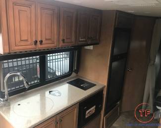 2019 24SS Siesta THOR Motor Coach (RV) - 33,000 Miles - Mercedes Benz Chassis (DIESEL)