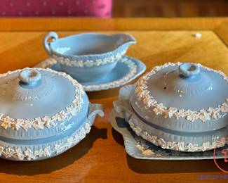 WEDGEWOOD Embossed Queensware LARGE China Set