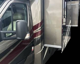 2019 24SS Siesta THOR Motor Coach (RV) - 33,000 Miles - Mercedes Benz Chassis (DIESEL)