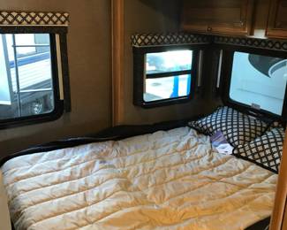 2019 24SS Siesta THOR Motor Coach (RV) - 33,000 Miles - Mercedes Benz Chassis (DIESEL)