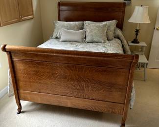Vintage full size sleigh bed