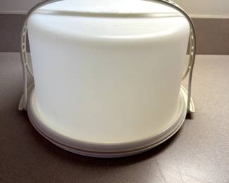 Vintage Tupperware cake container