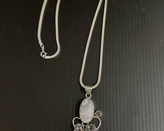 925 Silver necklace and pendent