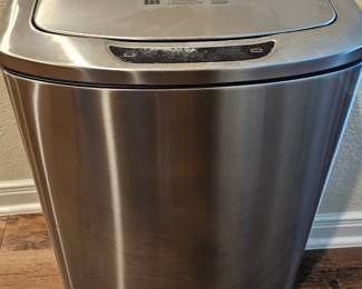 Automatic stainless trash can