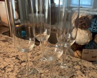 champagne flutes with gold rim