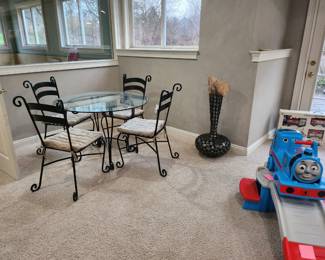 Nice table and chairs