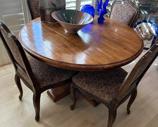 Round Table & 4 upholstered Chairs