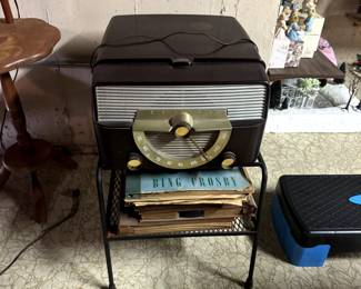 Zenith Cobra Record player and radio.  Radio works but doesn't change stations.  The record player works.  $89