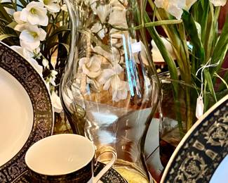 SO MANY FLORALS IN THIS HOUSE.  