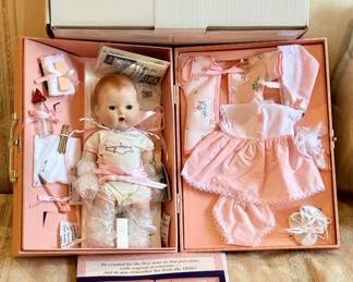 Tiny Tears (NIB) Special Edition Danbury Mint Porcelain Collector Doll (1999)