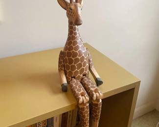 Wooden Jointed Giraffe Shelf Sitter