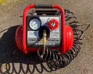 HAYE215 Husky 3 Gallon Air Compressor