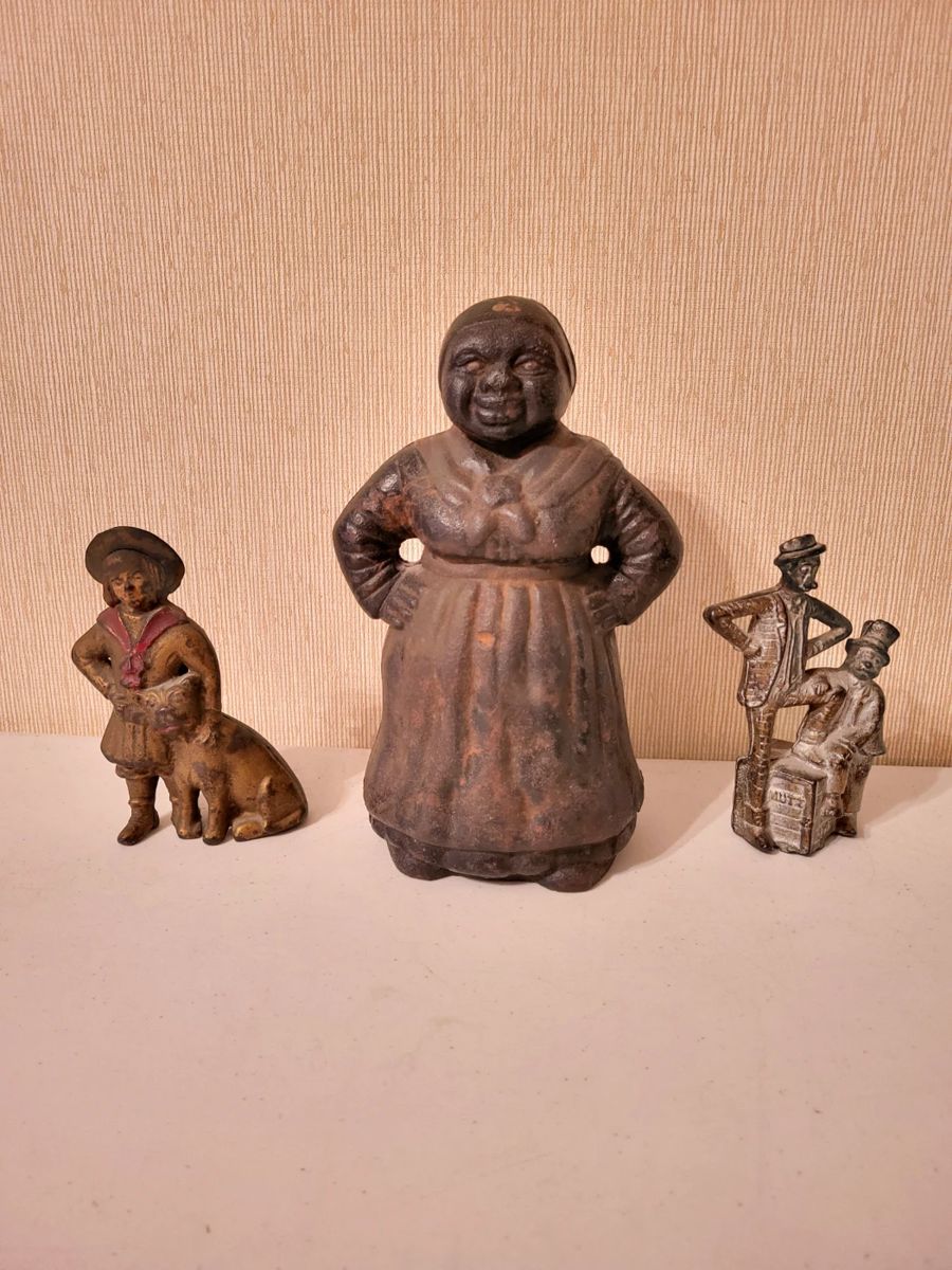 Buster Brown, Aunt Jemima,  and Mutt & Jeff banks