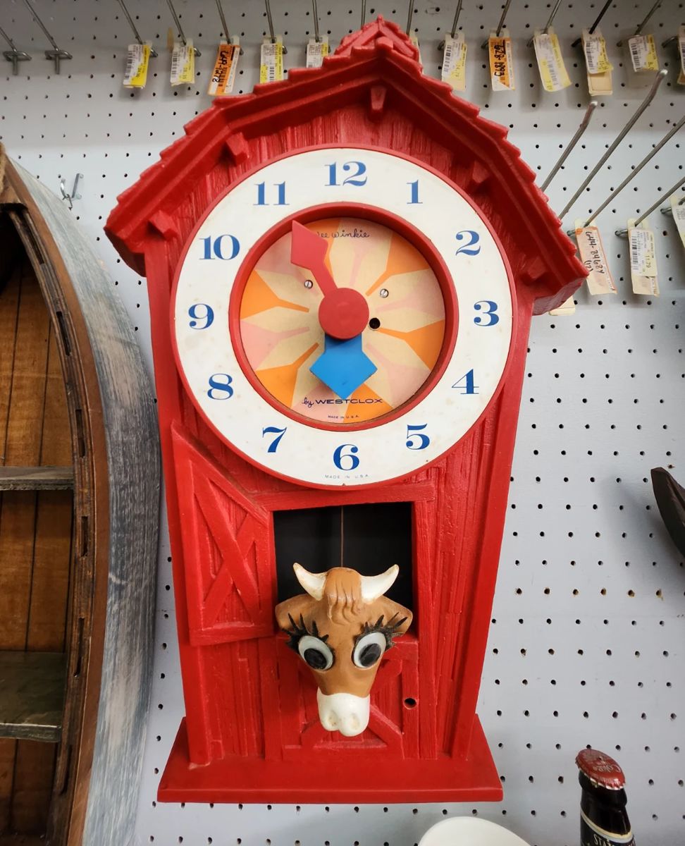 Vintage Wee Winkie Westclox Clock (Cow in a barn clock)