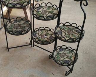 Foldable iron planter stand