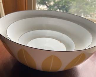 Catherine Holm Lotus nesting bowls