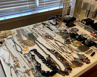 Nice selection of current, modern costume jewelry and some vintage stuff mixed in. 