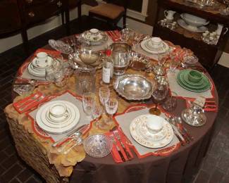 8 SETS CHINA EACH TO SERVE 8 +