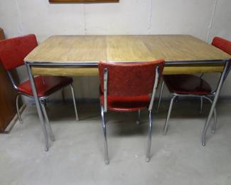 VINTAGE TABLE & 3 CHAIRS